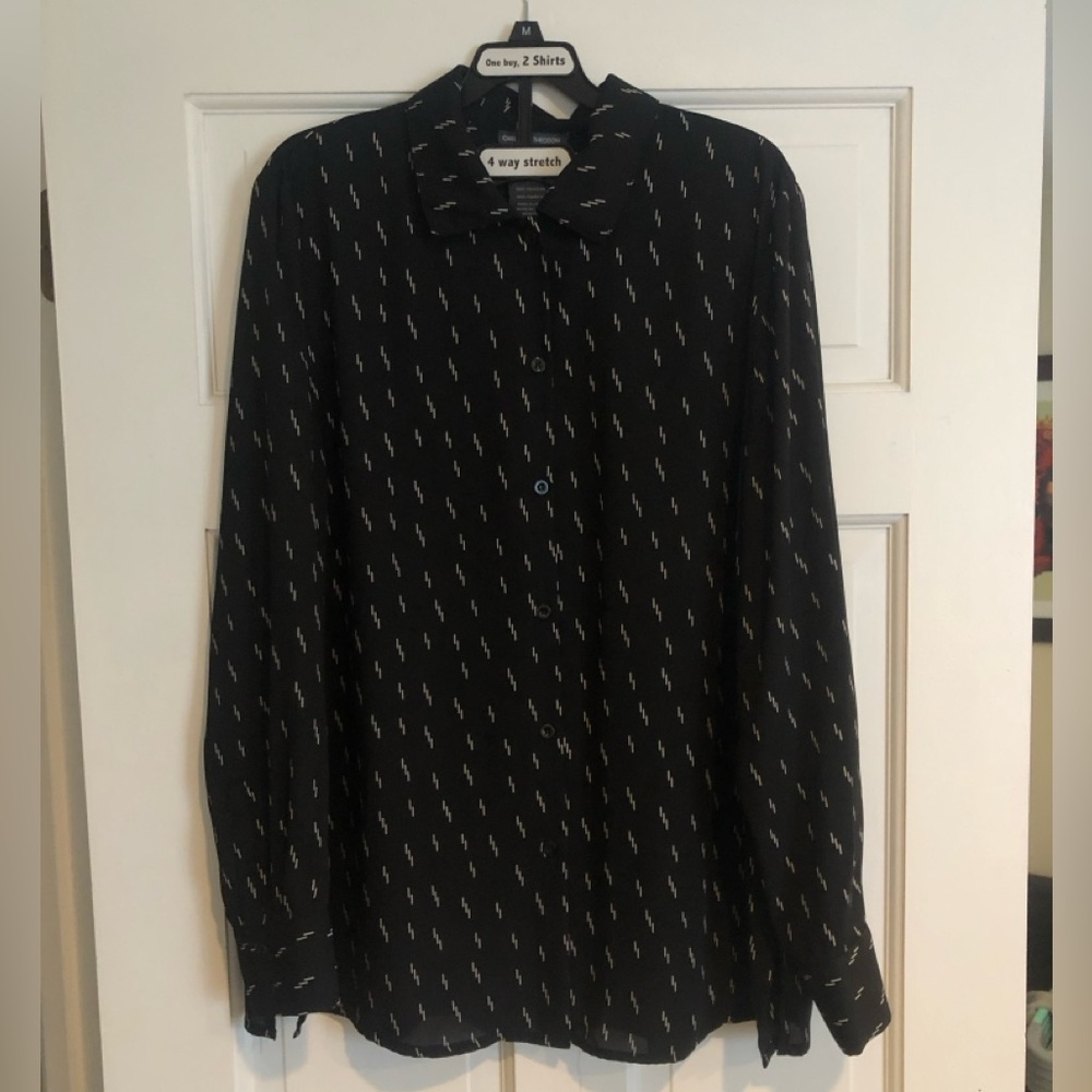 Chelsea & Theodore b&w button-up blouse • women’s L